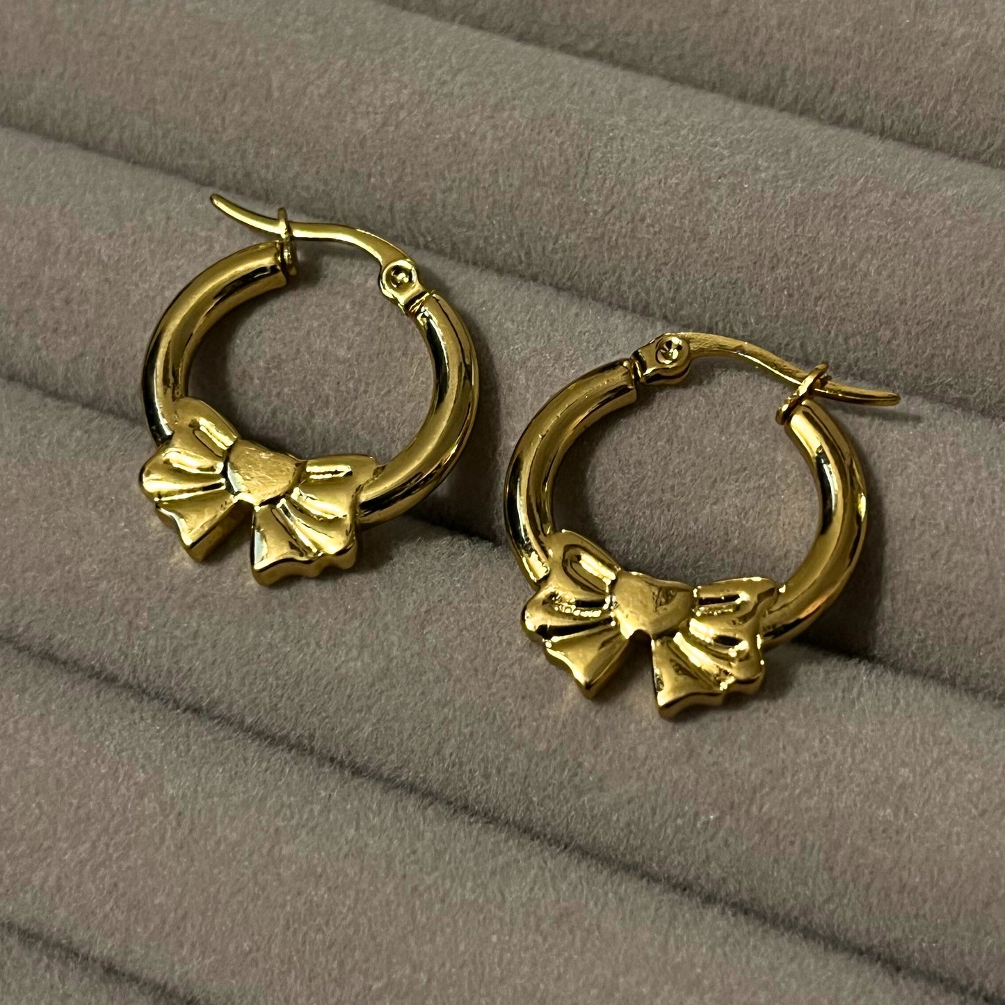 BOWED IN BEAUTY EARING