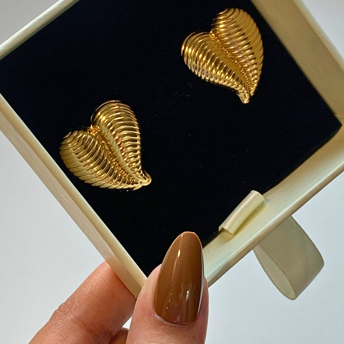 HEART STRINGS EARING