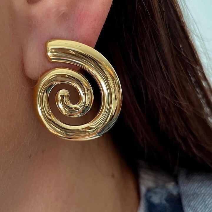 LOOPS OF LOVE EARING