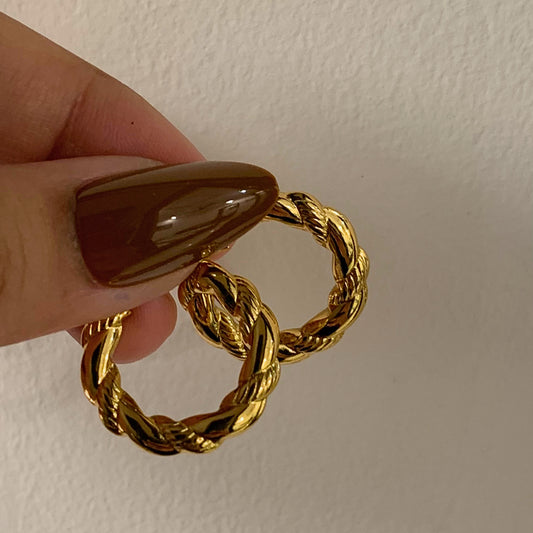 CIRCLE OF GRACE EARING