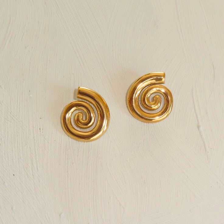 LOOPS OF LOVE EARING