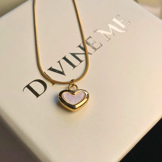 AMOUR NECKLACE