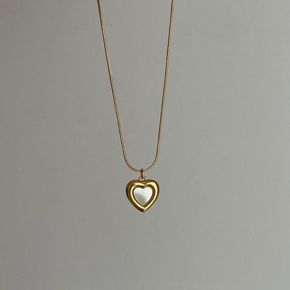 AMOUR NECKLACE