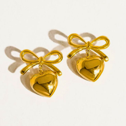 THE LOVE KNOT EARING