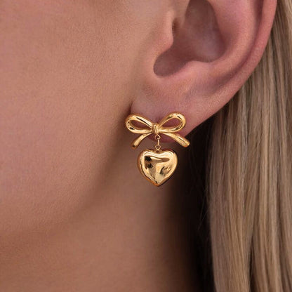 THE LOVE KNOT EARING