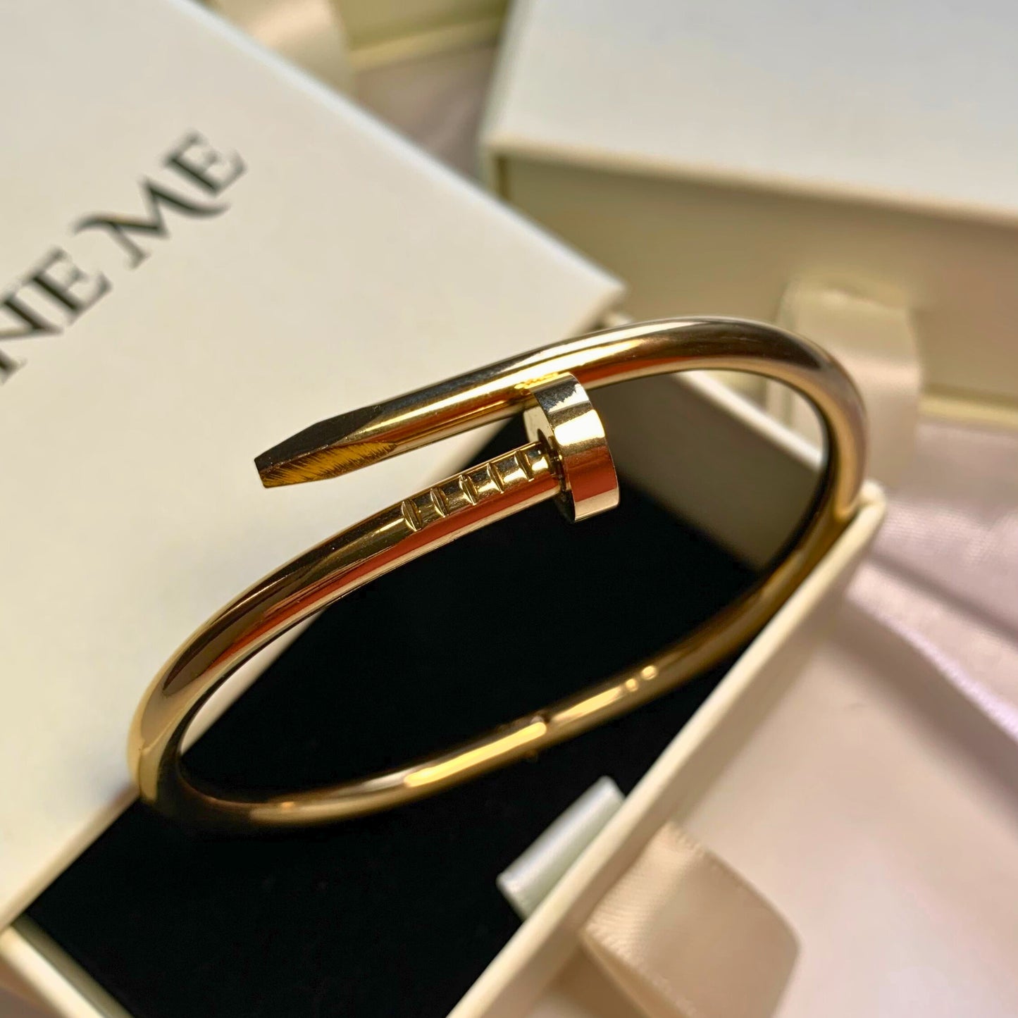 RADIANT NAIL BRACELET