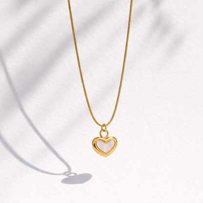 AMOUR NECKLACE