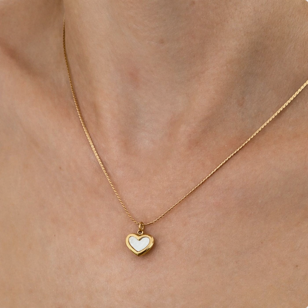 AMOUR NECKLACE