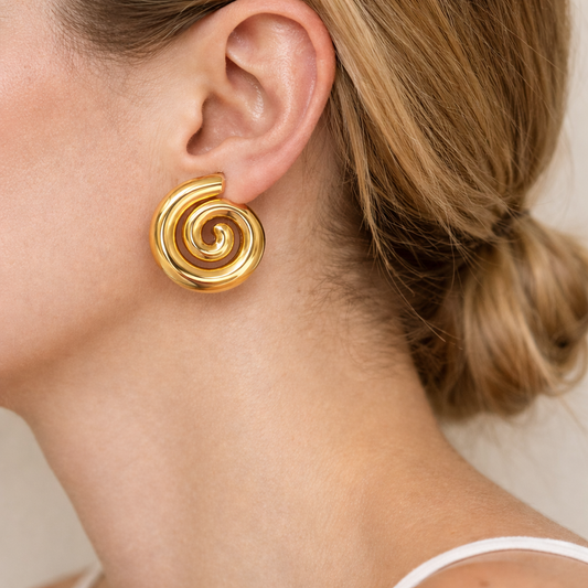 LOOPS OF LOVE EARING